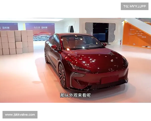 一汽系红旗与奔腾车展展示多款产品,悦意08首发 一汽系红旗与奔腾车展展示多款产品,悦意08首发